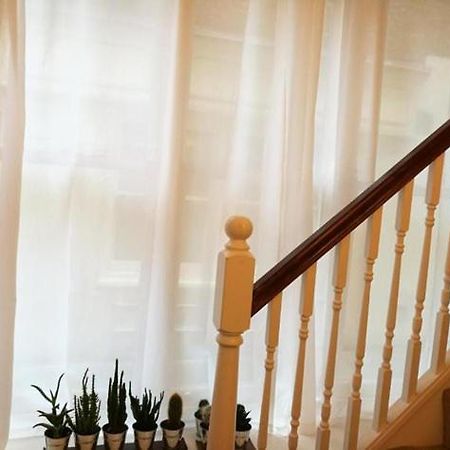 Lovet Homestay London Bagian luar foto
