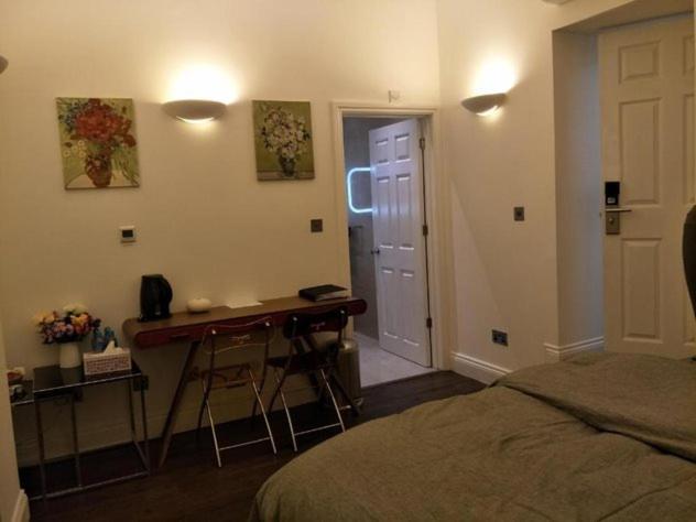 Lovet Homestay London Bagian luar foto